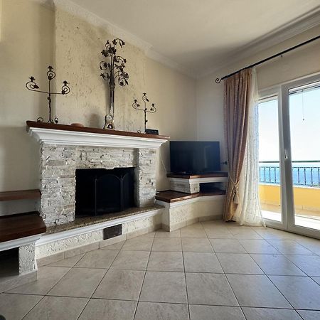 Mariza'S View House Apartment Lakones ภายนอก รูปภาพ