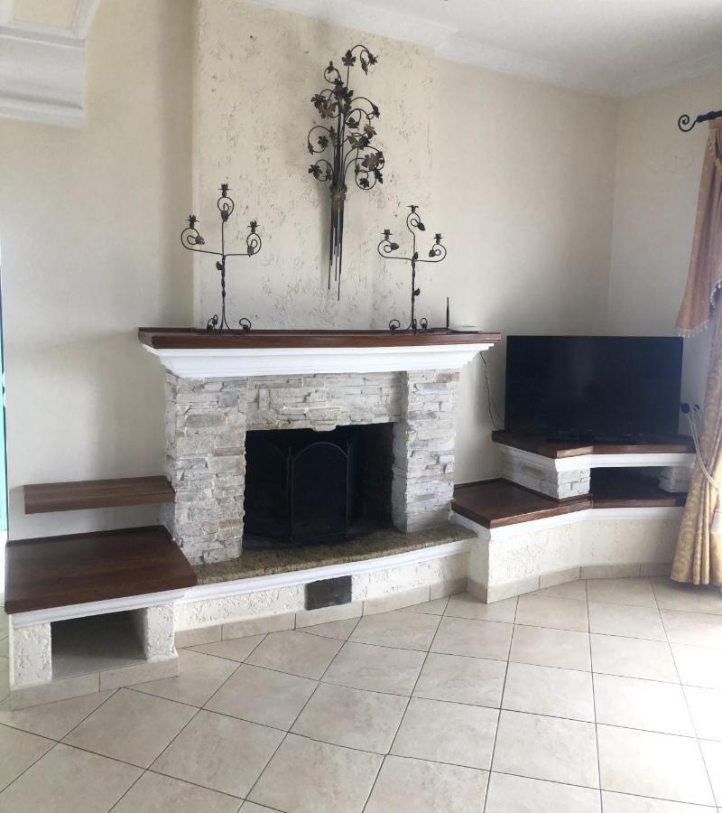 Mariza'S View House Apartment Lakones ภายนอก รูปภาพ