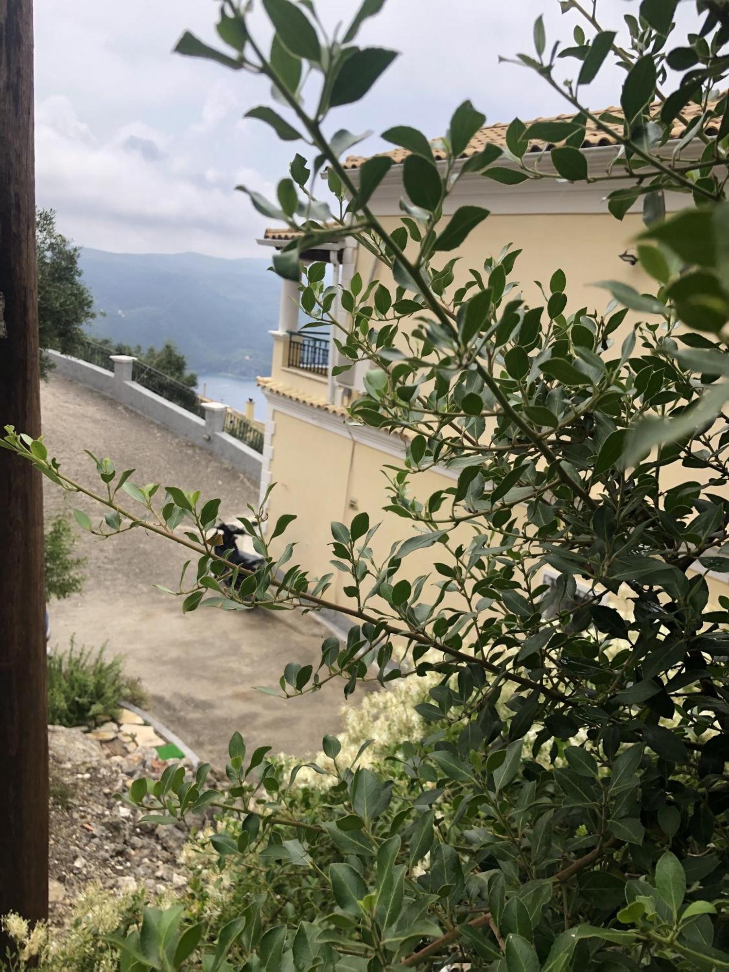 Mariza'S View House Apartment Lakones ภายนอก รูปภาพ