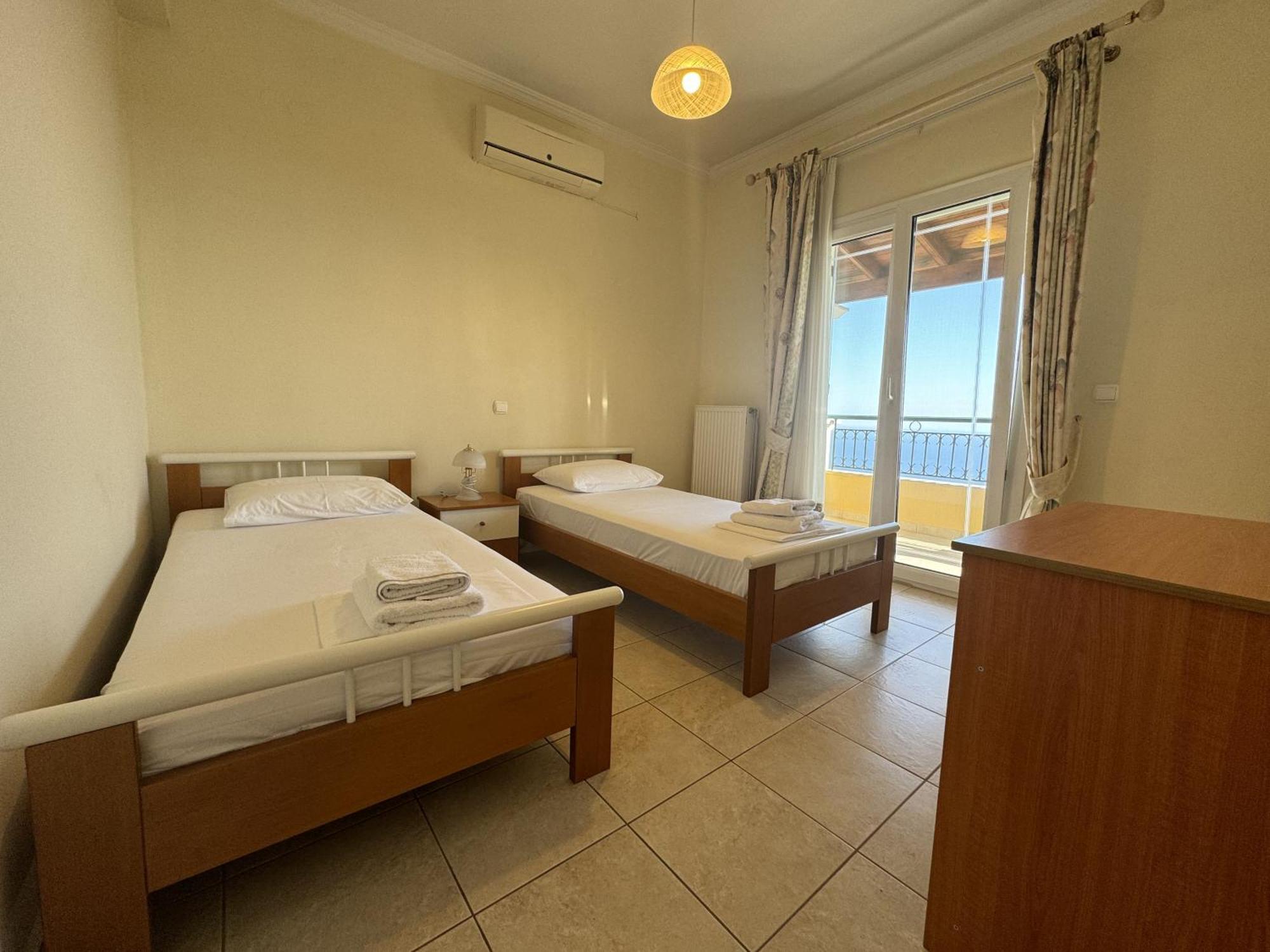 Mariza'S View House Apartment Lakones ภายนอก รูปภาพ