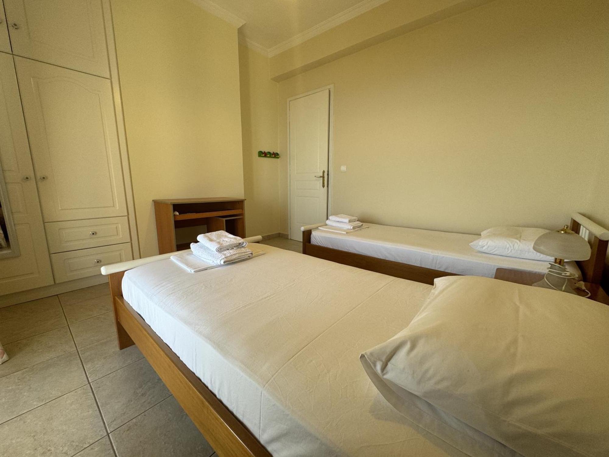 Mariza'S View House Apartment Lakones ภายนอก รูปภาพ